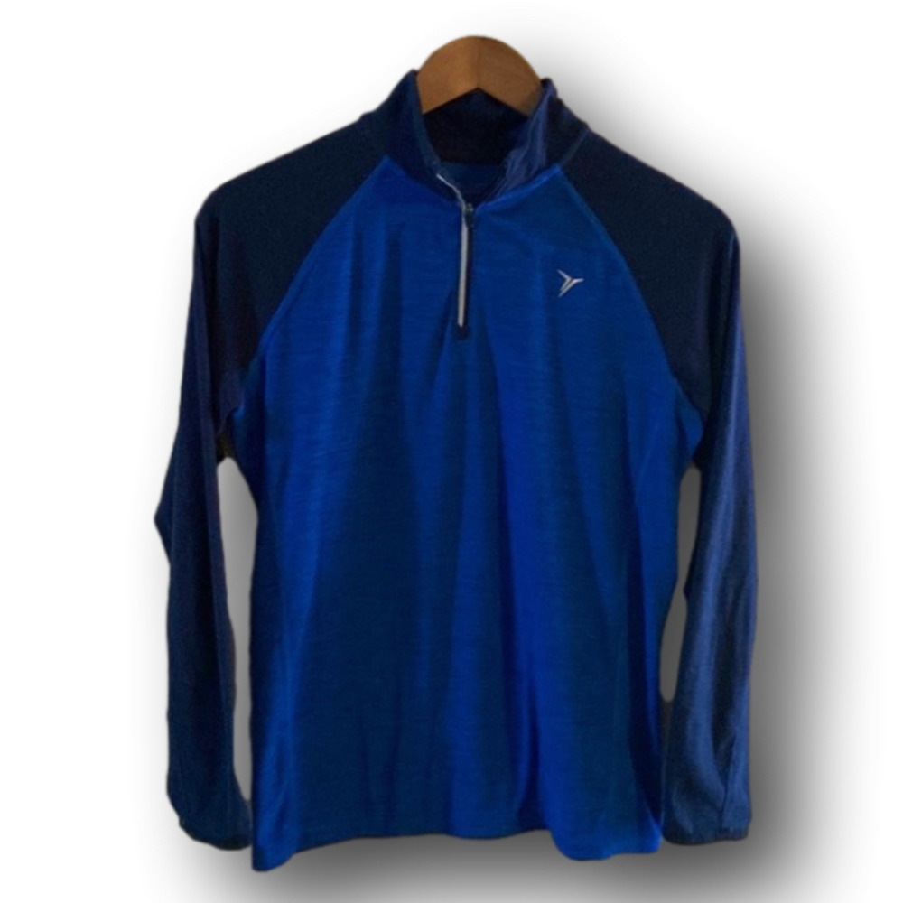 𝅺🎈$5 add on. YOUTH OLD NAVY long sleeve sport top with zipper.